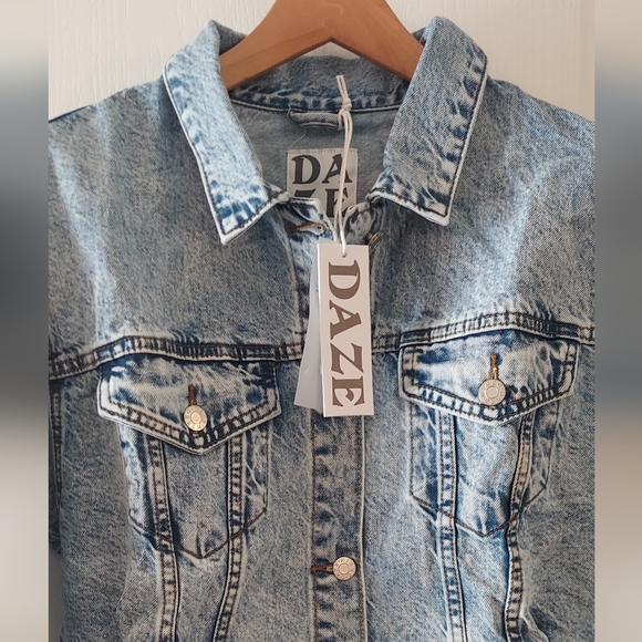 Doll Kills Daze Cropped Pleated Denim Jacket - Picture 8 of 8